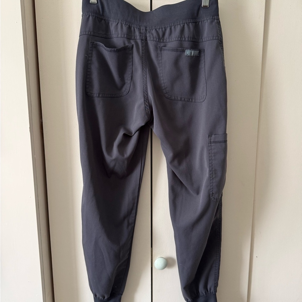 Med Couture Touch Pull On Jogger Cargo Scrub Pants in Pewter Gray Grey XS Petite - Picture 2 of 5